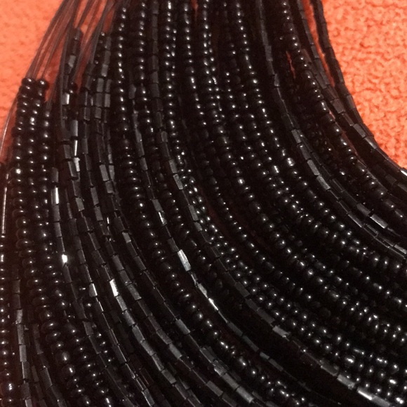 Black multi faceted micro beaded necklace - Picture 2 of 4